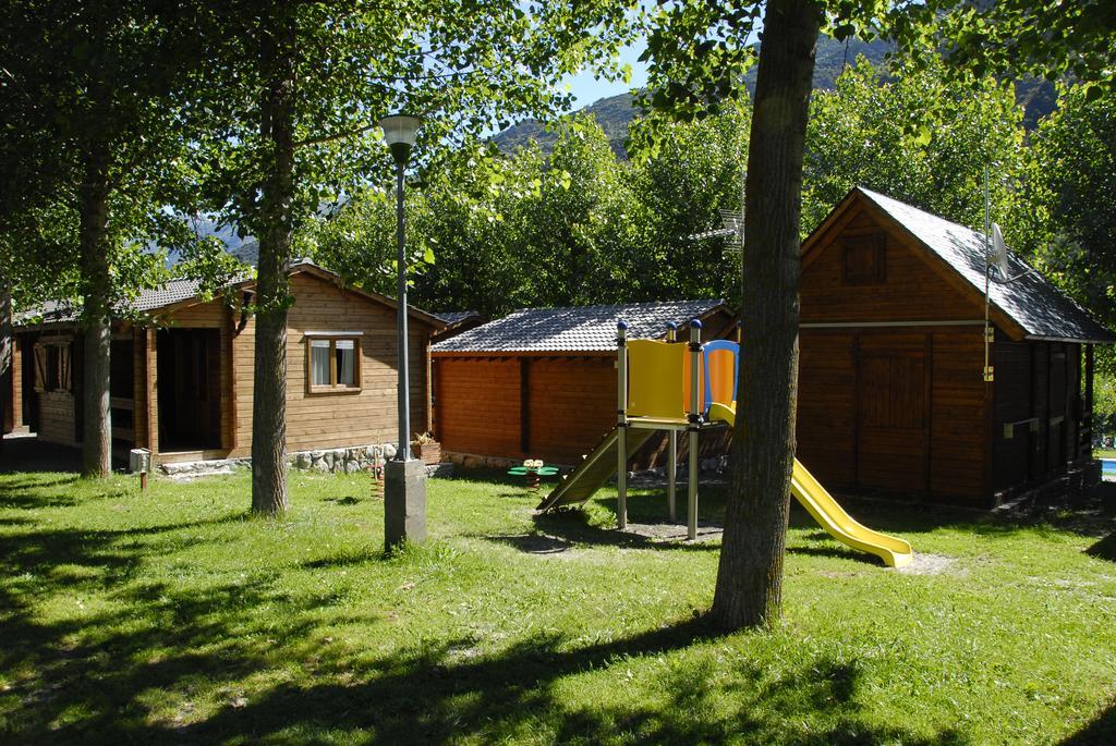 Bungalows Nou Camping La Guingueta D'Aneu Exteriér fotografie