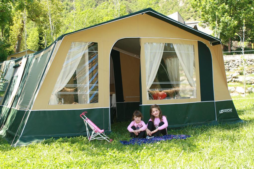 Bungalows Nou Camping La Guingueta D'Aneu Exteriér fotografie