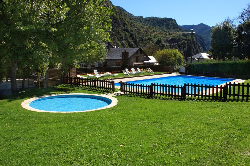 Bungalows Nou Camping La Guingueta D'Aneu Exteriér fotografie
