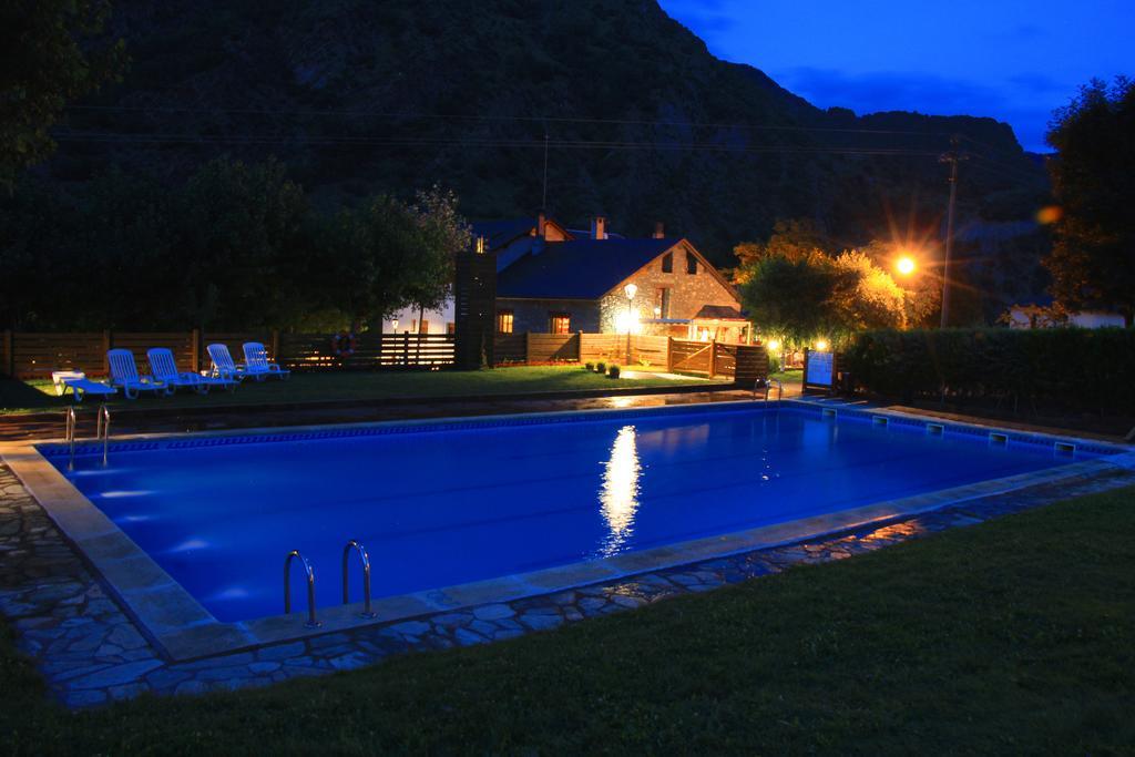 Bungalows Nou Camping La Guingueta D'Aneu Exteriér fotografie
