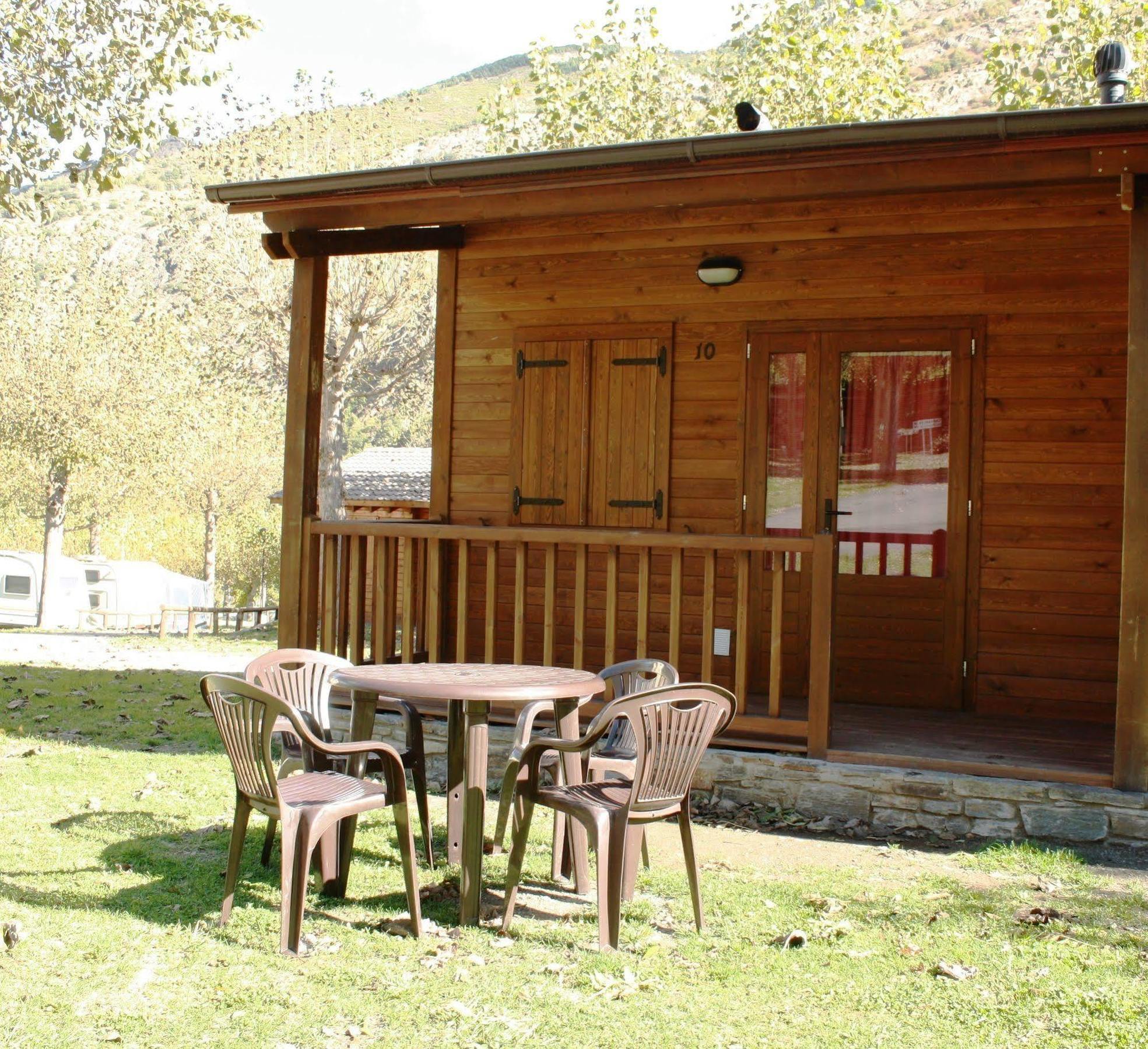 Bungalows Nou Camping La Guingueta D'Aneu Exteriér fotografie